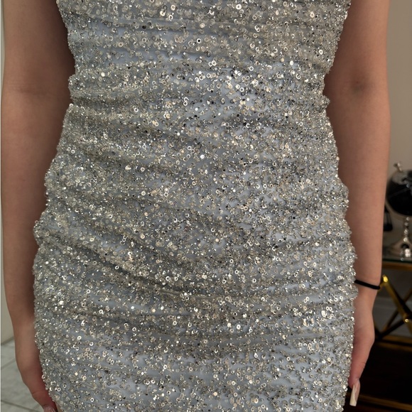 Elegant Silver Evening Dress - Picture 5 of 10